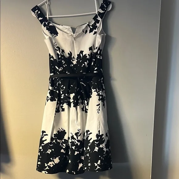 White House Black Market Women’s Cocktail Dress Size 4 Floral Belted Classic - Picture 3 of 7